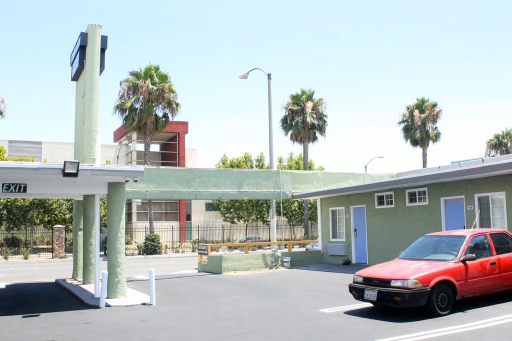 Town House Motel Lynwood Exterior foto